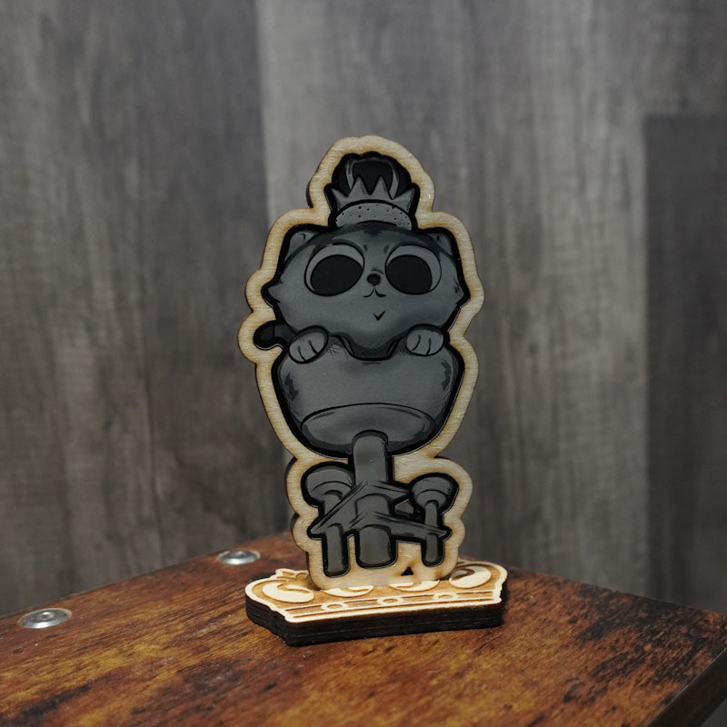 Royal Kitty Mini-standee