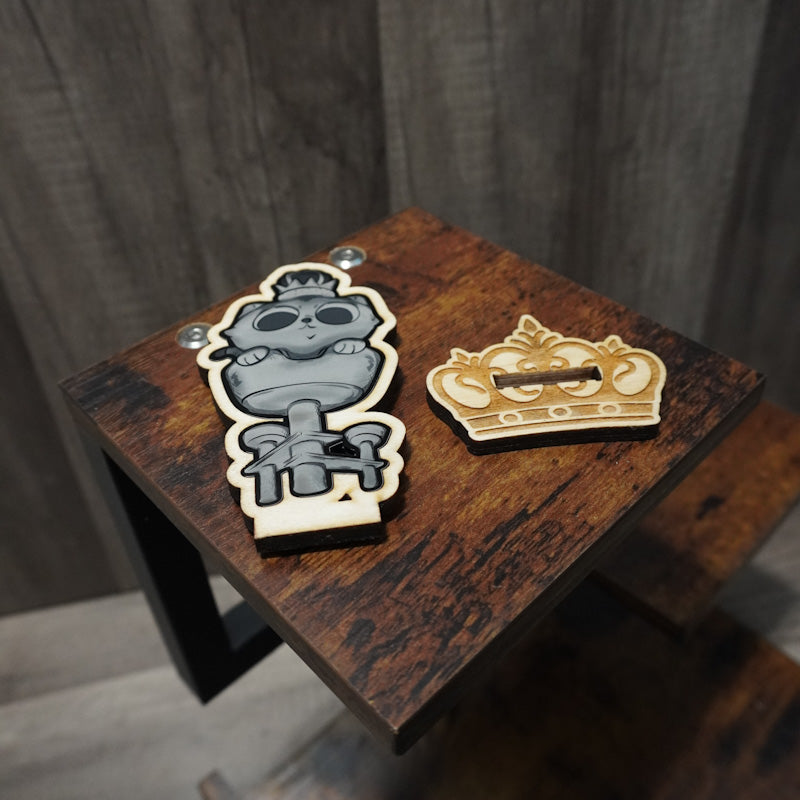 Royal Kitty Mini-standee