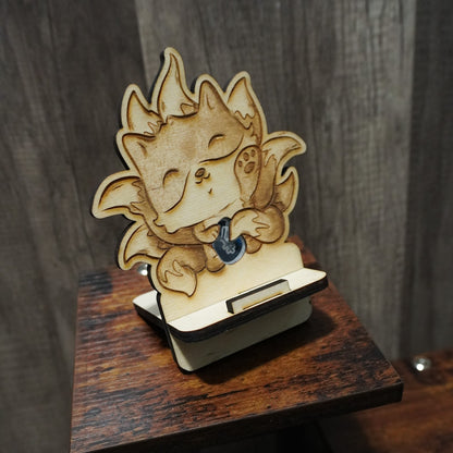 Lucky Kitsune Phone stand